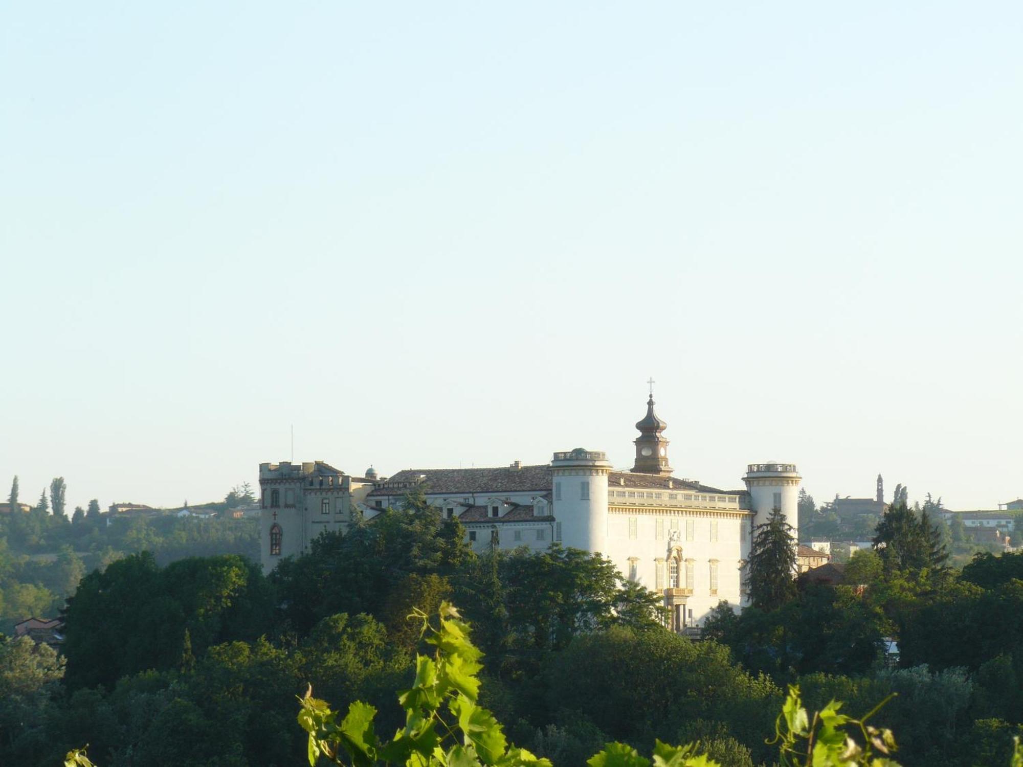 Hotel Langhe & Monferrato Costigliole d'Asti Exterior photo